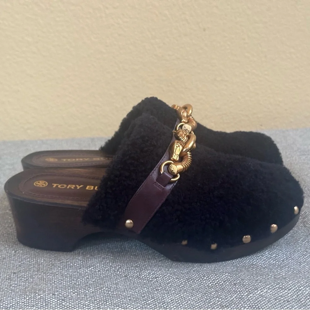 Tory Burch “Jessa” Clog With Horse Bit In Black Shearling Size 6.5